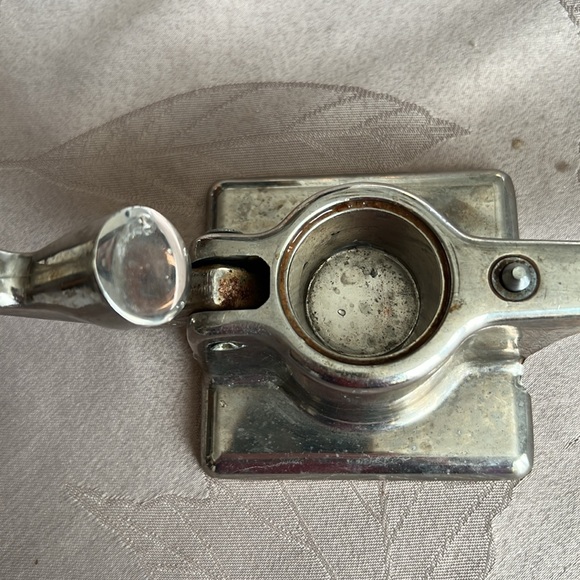 Rare VTG Ocelco Die Cast Metal Hand Operated Pill Crusher - Picture 2 of 7